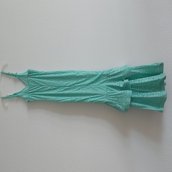 CAROLINA spaghetti straps mermaid lace dress NWOT - Picture 4 of 9
